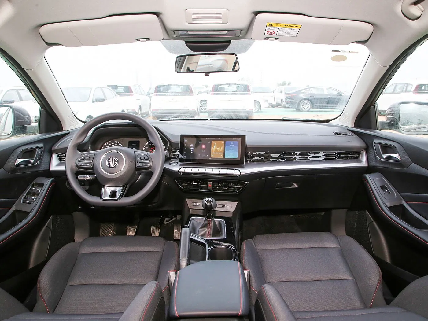 Factory Supply Easy Maintenance Petrol Car for Areas with Limited Charging Infrastructure