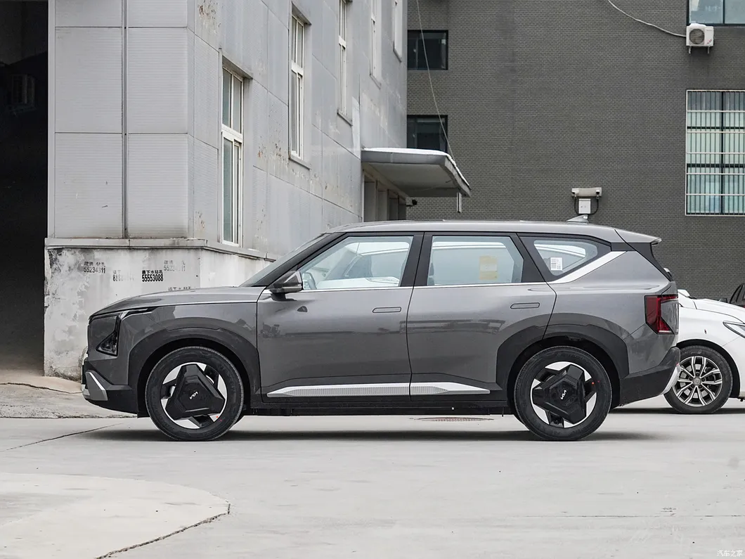 Kia EV5 Side View
