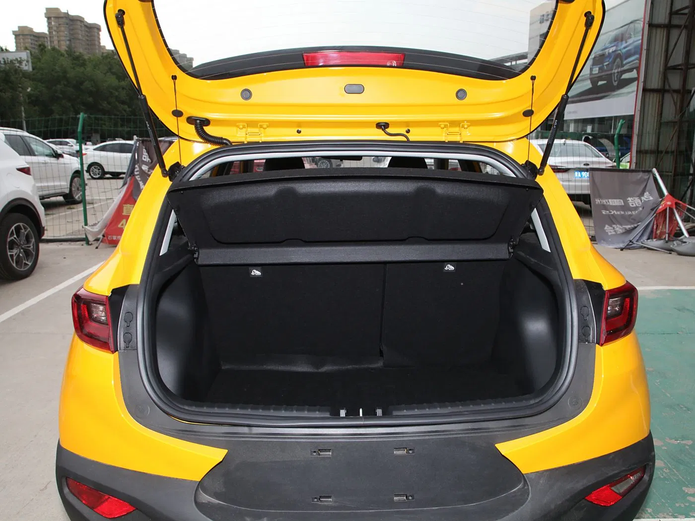 Economic Road Trips Car for Areas with Limited Charging Infrastructure