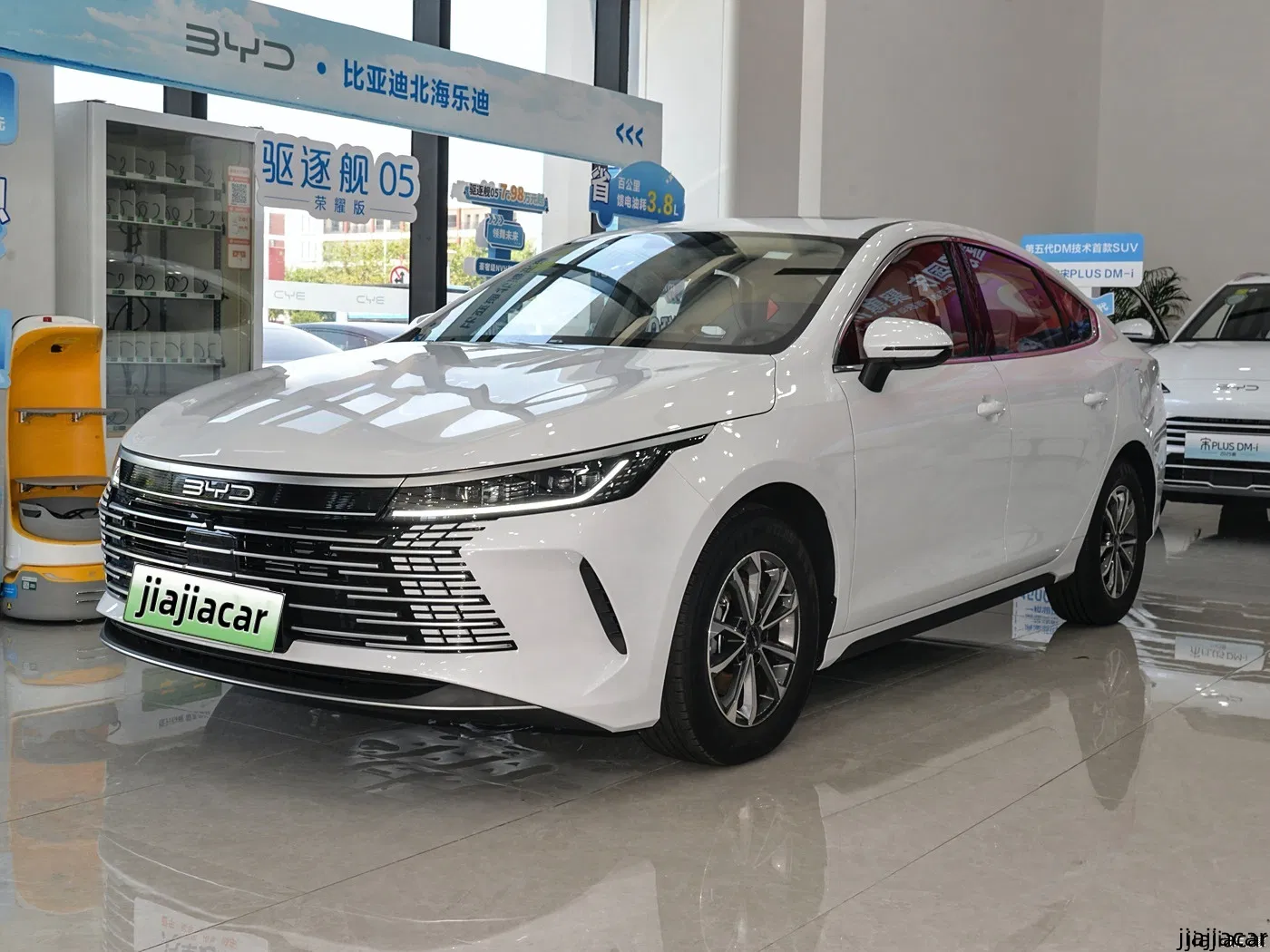 Byd Destroyer 05 - Luxury Phev Car with 120km Flagship Performance