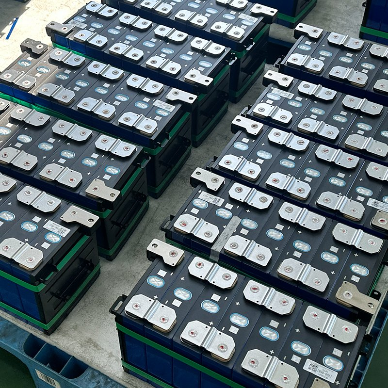 Stable Voltage Lithium-Iron Phosphate Cell for Hybrid Electric Vehicle EV Conversion Kit