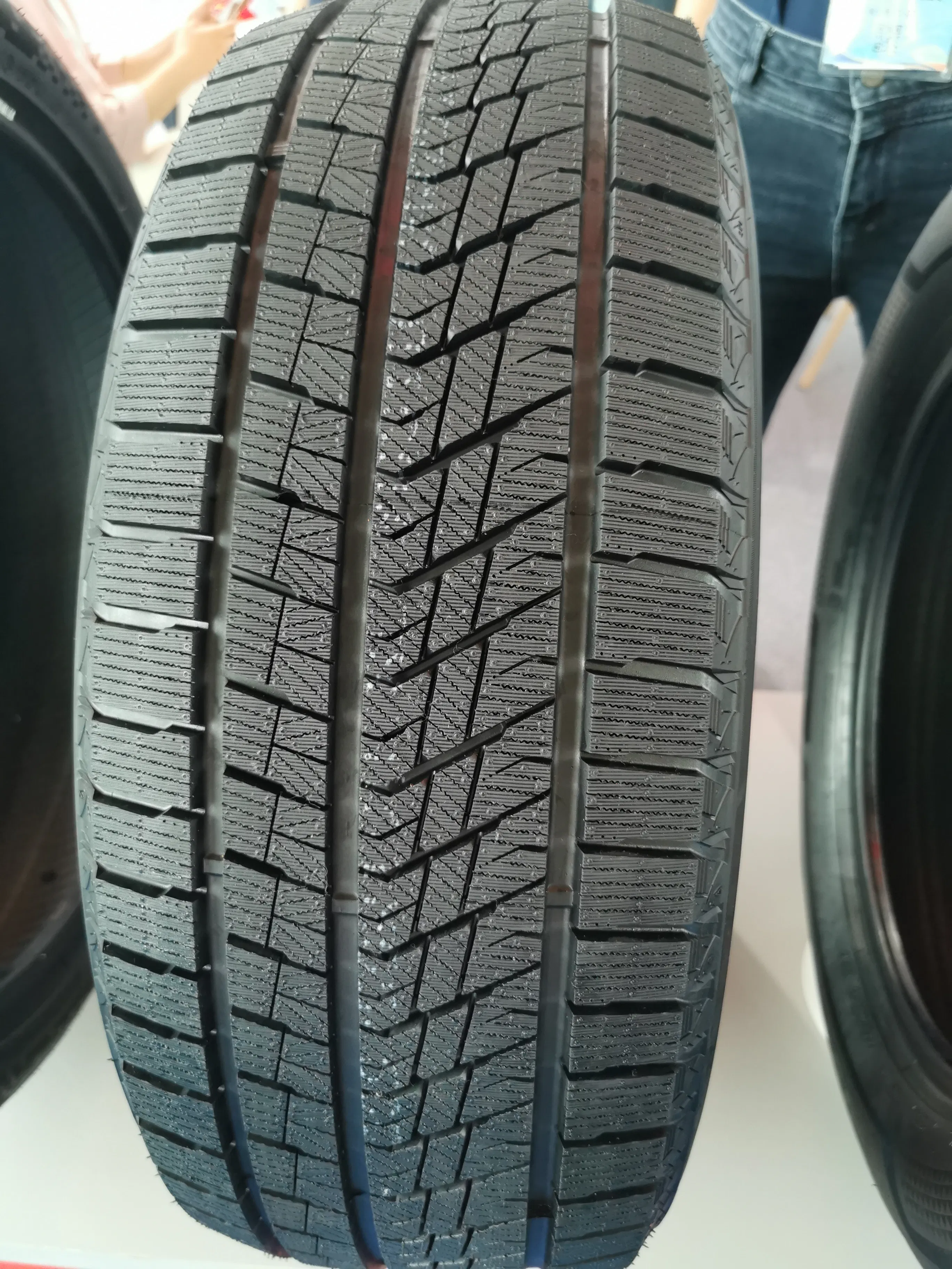 Dovroad Double King SUV EV Car Tires with 80000 Kilometers Lifespan