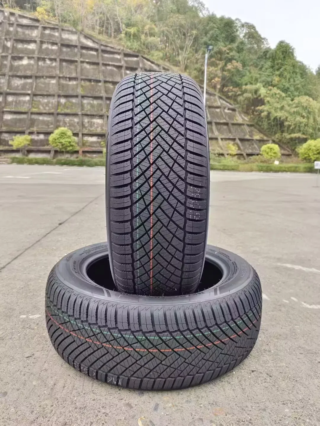 Mileking Haida Mk625 HD625 All Season Passenger Car Tires Full Series of Sizes 14'' 15'' 16'' 17'' 18'' 19'' Winter Snow EV Tyres in Wholesaler Bulk Prices