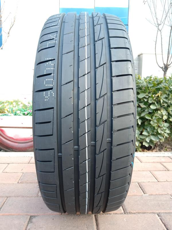 China Factory Whole Tyre PCR EV UHP Good Performance Tire Durun/Kapsen/Transmate Hotsale Warranty 225/55r16 205/40r17 215/40r18 235/50r18 245/40r18 245/35r18