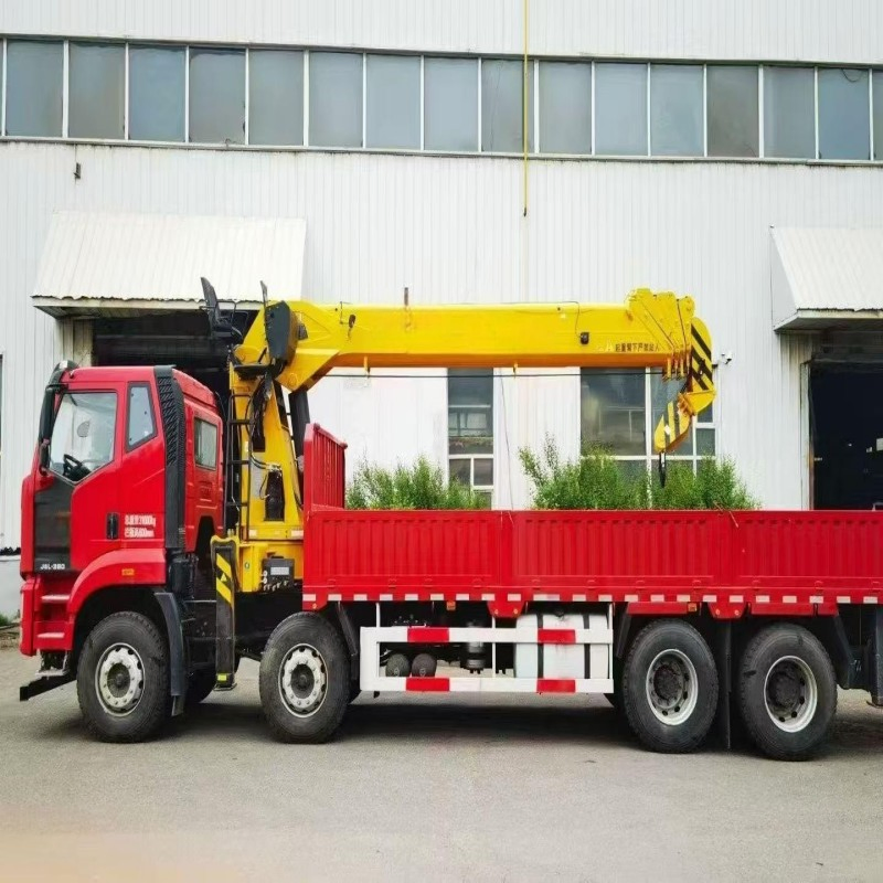 Durable &amp; Reliable 16 Ton Telescopic Boom Truck Mounted Crane for Industrial Applications