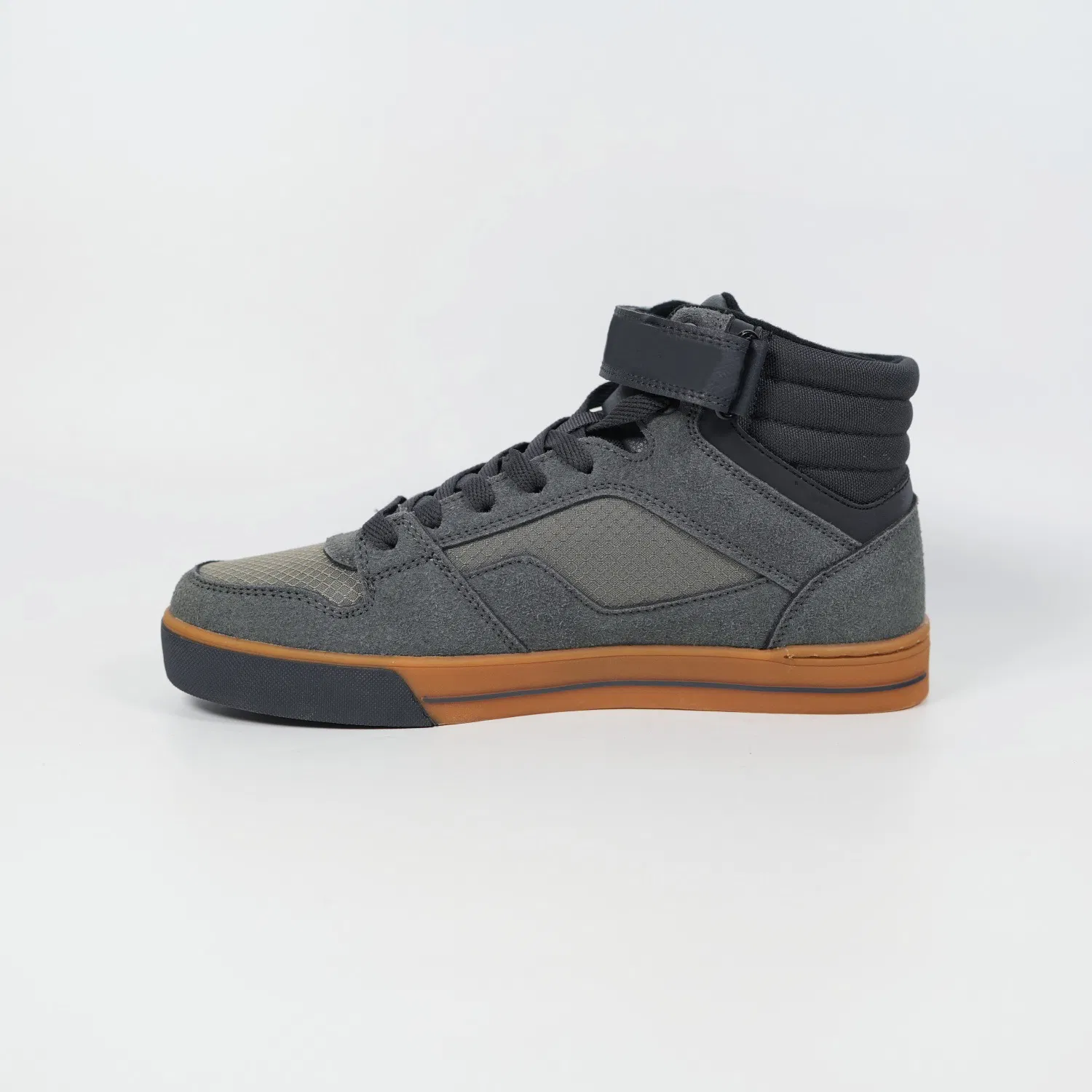 Comfortable Winter Boots for Men with Warm Lining and All-Day Wear