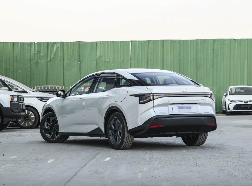 Touyota Bz3, 616km High Performance, High-End Long Battery Life, 4-Door, 5-Seater Sedan, EV