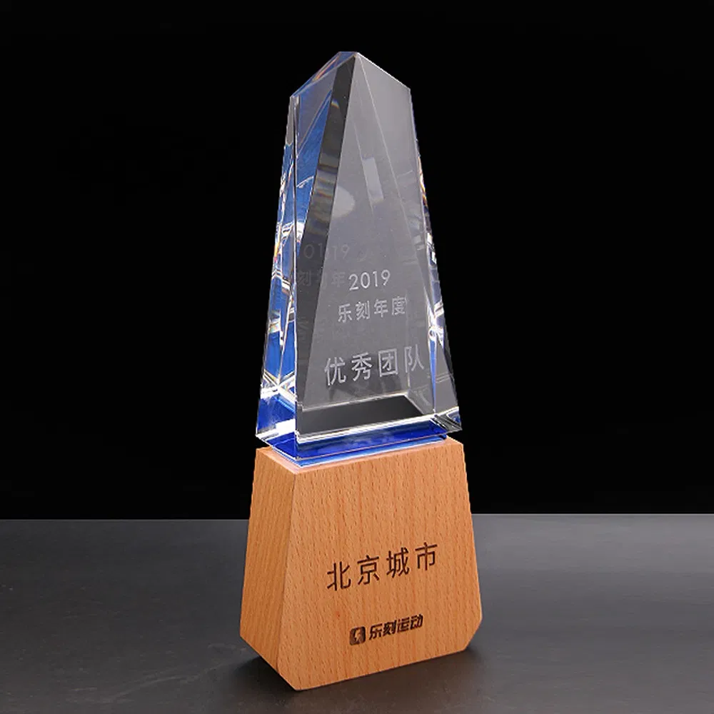 Custom Size Crystal Glass Cube Trophy on Wood Base for Dealer Incentive