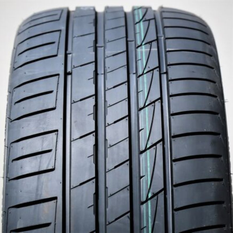 China Factory Whole Tyre PCR EV UHP Good Performance Tire Durun/Kapsen/Transmate Hotsale Warranty 225/55r16 205/40r17 215/40r18 235/50r18 245/40r18 245/35r18