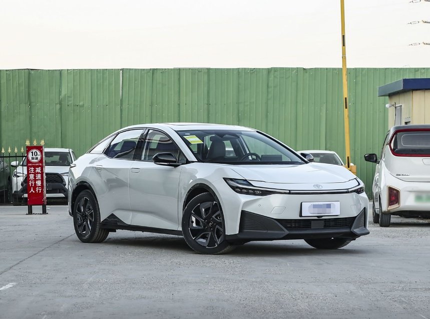 Touyota Bz3, 616km High Performance, High-End Long Battery Life, 4-Door, 5-Seater Sedan, EV