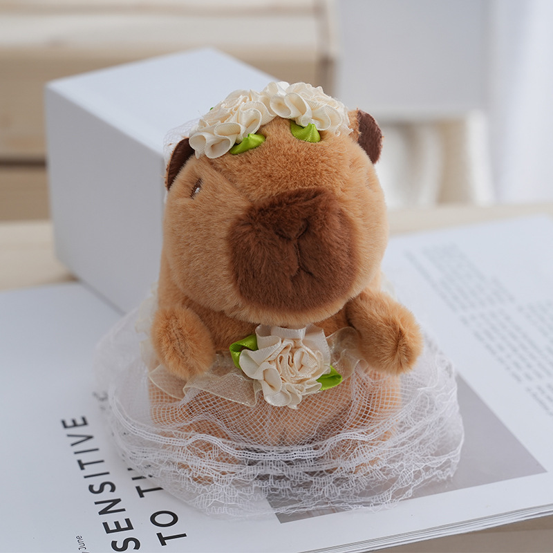 Cute Wedding Dress Capybara Keychain Stuffed Animals Toys Peluches Key Chain Couple Plush Keyring Toys Plushie Claw Machine Doll