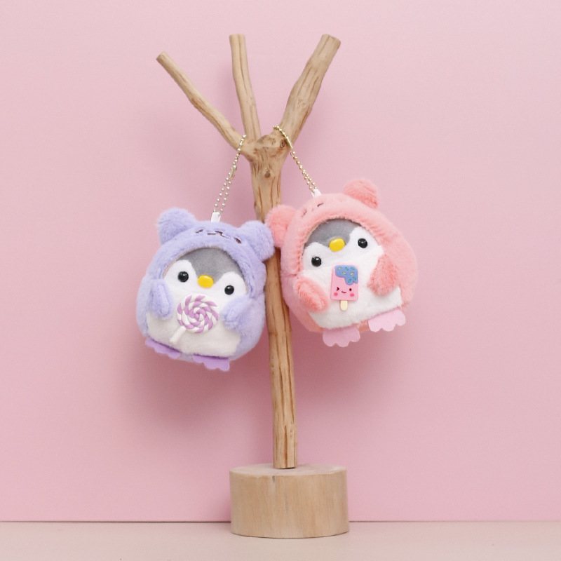 Plush toy penguin keychain