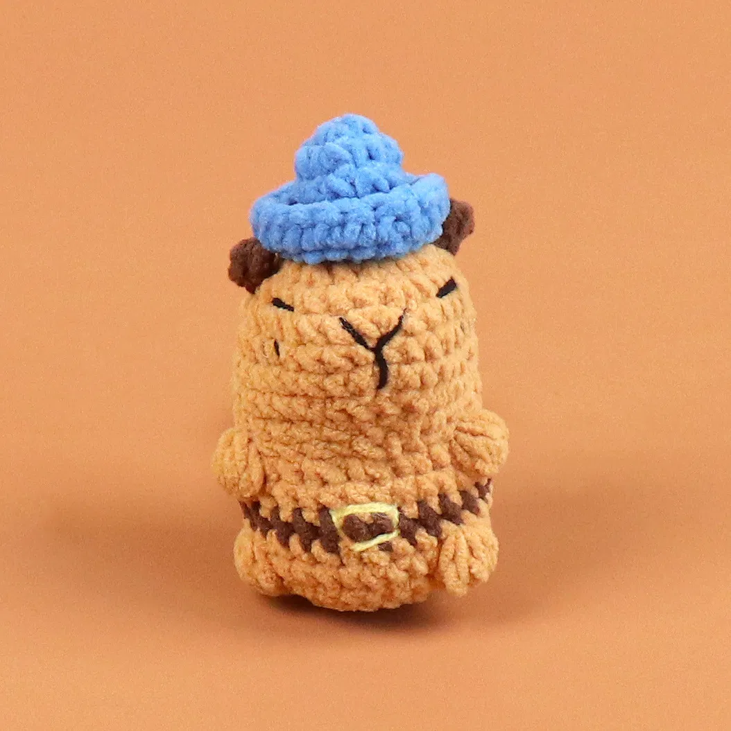 Finished Handmade Crochet Yarn Plush Toy Hooking Pendant - Capybara (water pig) Handmade Crochet Plush Toy for Cross-Border Sales