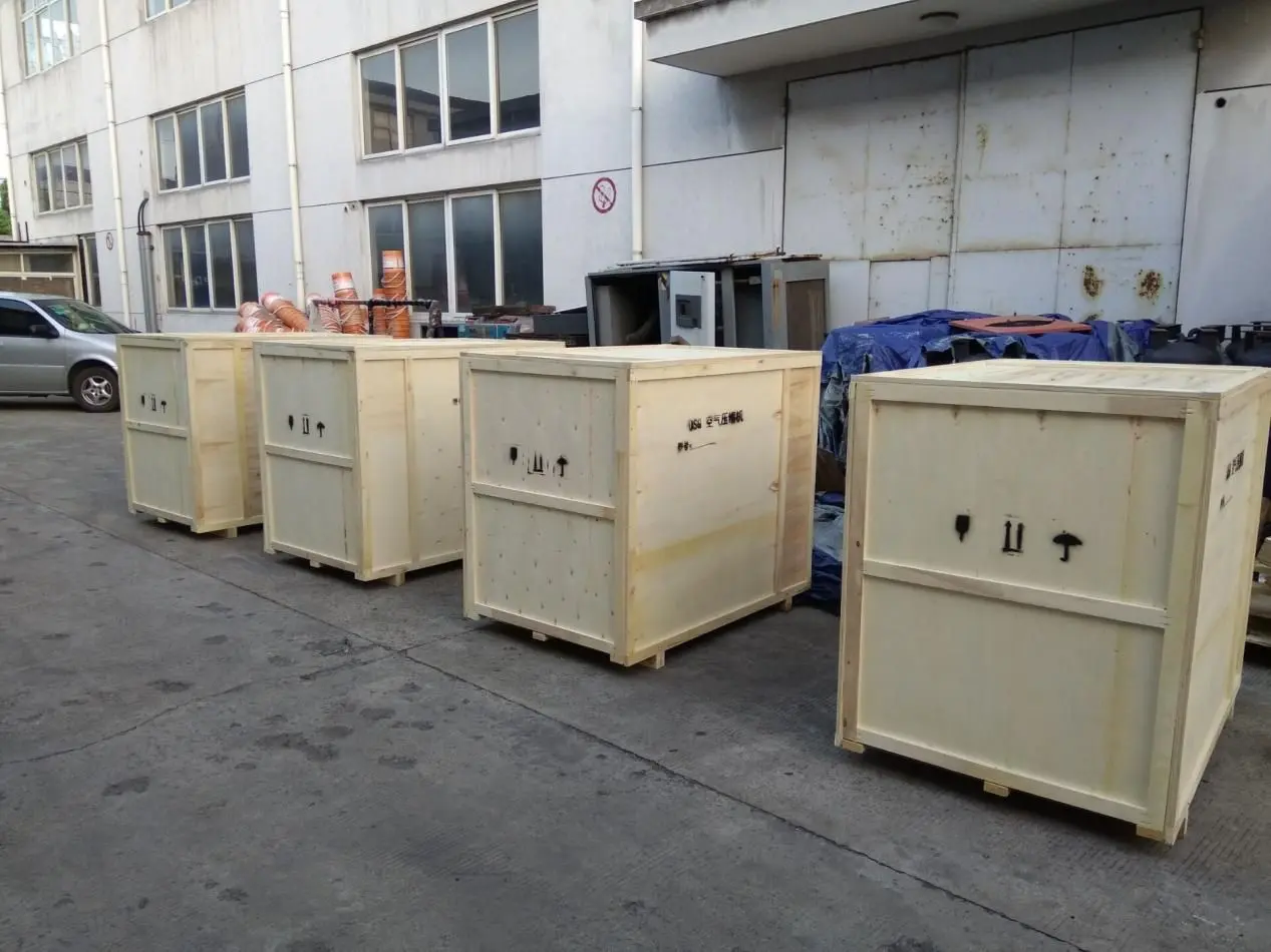 Laser cutting air compressor packing and delivery