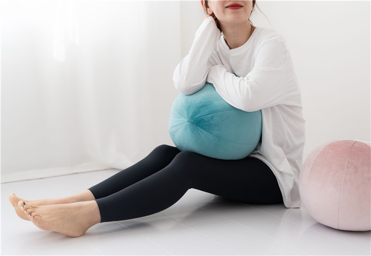 Hot Plush Ball Design Round Throw Sofa Decorative Home Decoration Floor Pillow Velvet Round Home Cushion