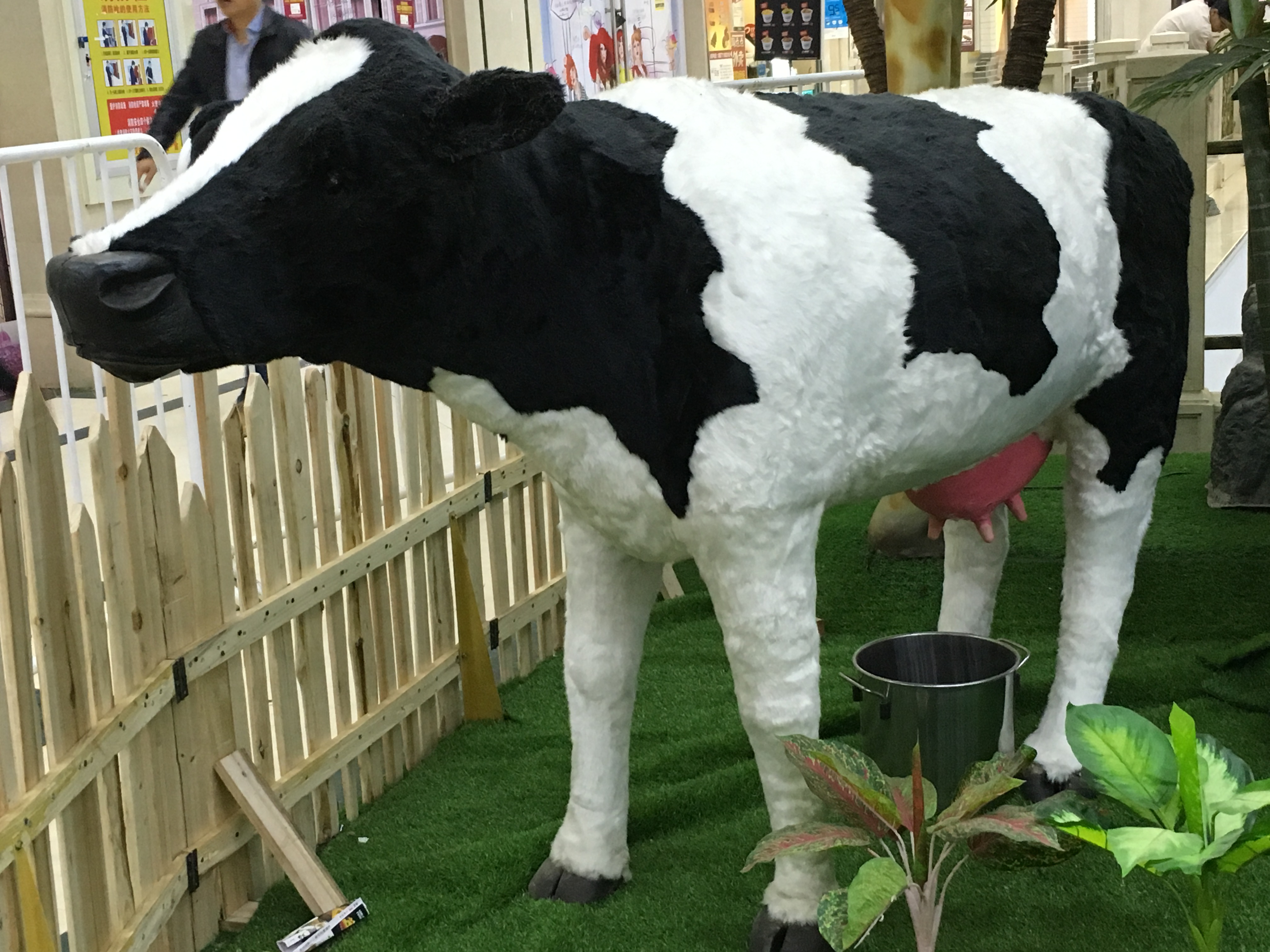 Life Like Realistic Simulation Farm Live Animal Cow Cattle Yak Buffalo For Zoo Museum Amusement Park Animatronic Model