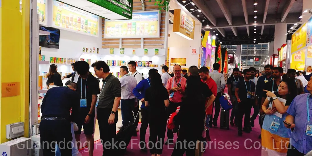 Apresentação final de snacks assados e batatas fritas
