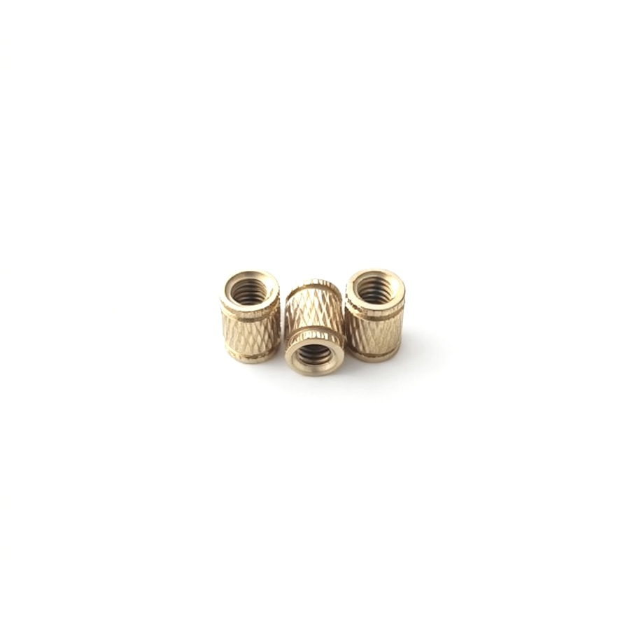 C3604 Porca de Inserto com Estrias em Latão, M4X0.7-6h, φ6X8mm, Estria de Diamante, Inserto Rosqueado de Pressão