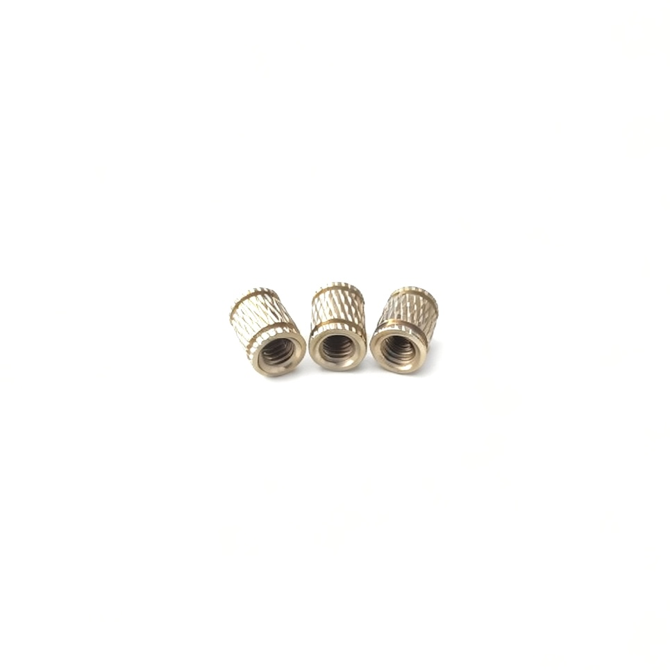 C3604 Porca de Inserto com Estrias em Latão, M4X0.7-6h, φ6X8mm, Estria de Diamante, Inserto Rosqueado de Pressão