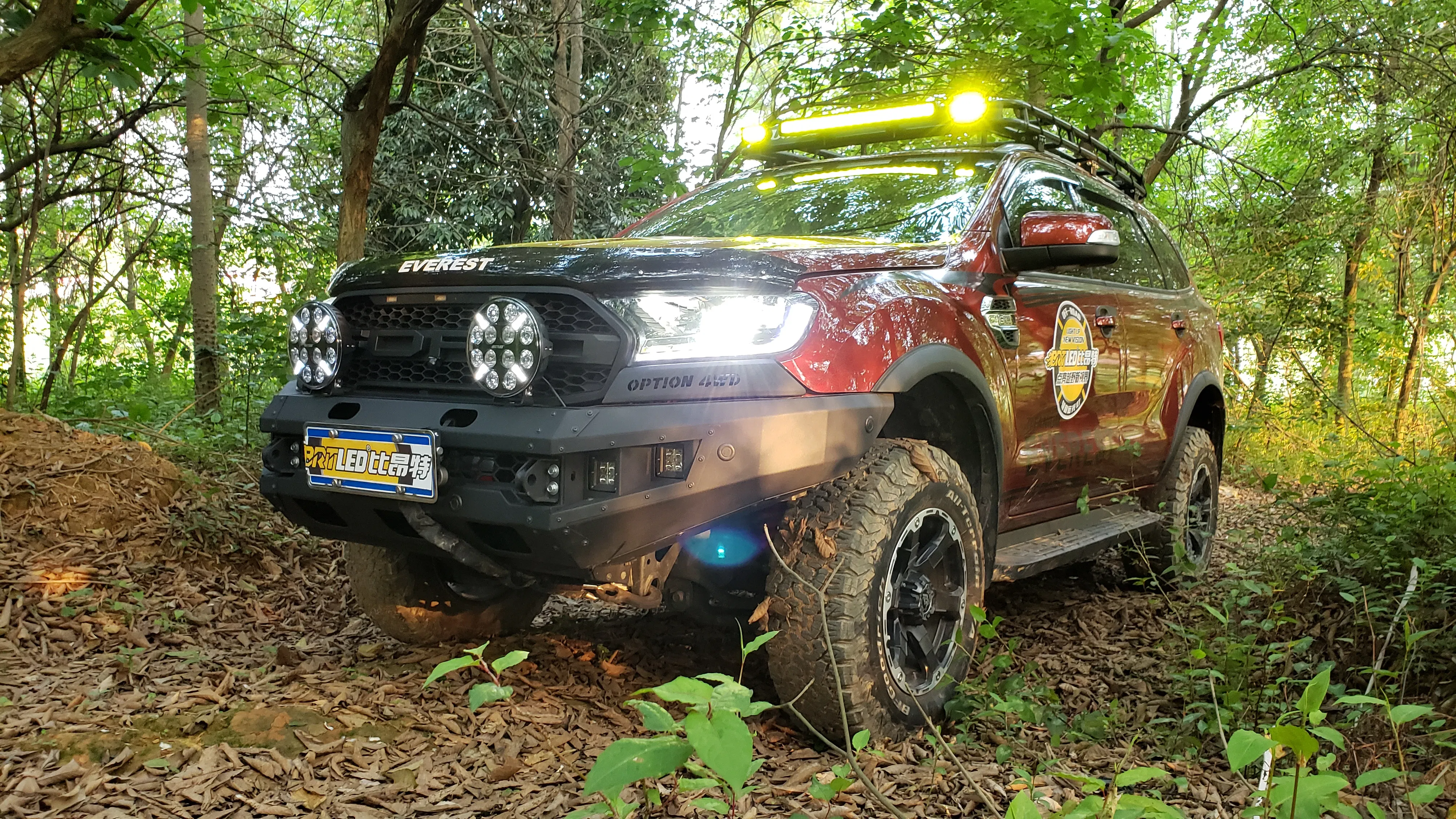 51inch Strobe Lights for Vehicles Truck Car Curved Straight LED off Road Light Flood Spot Combo Bar Light