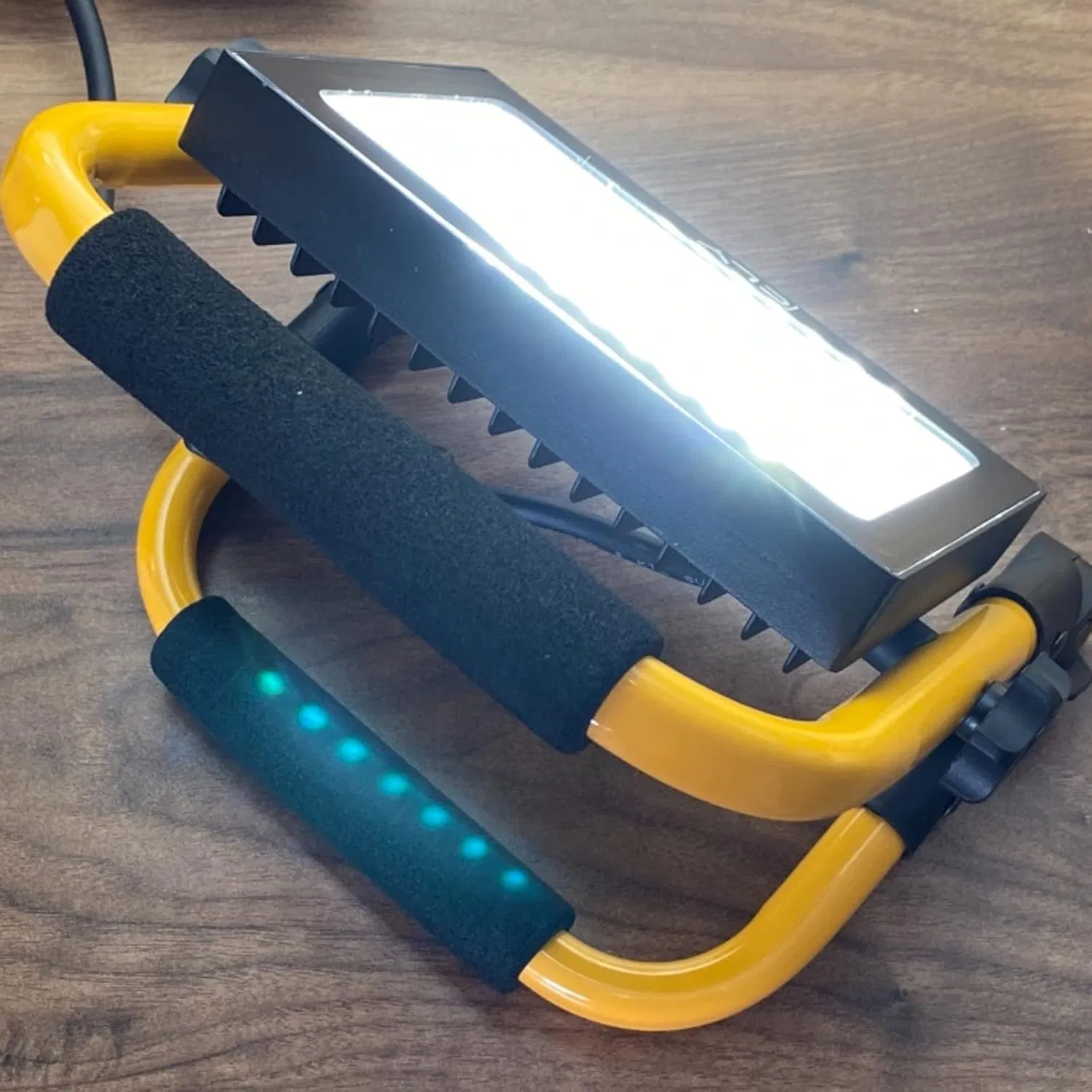 Tapaodu Multi-Specification Adjustable Portable LED Work Light LED Flood Lights 10FT 3m Cord with Plug 6000K for Repairing Workshop Garage Construction Job Site