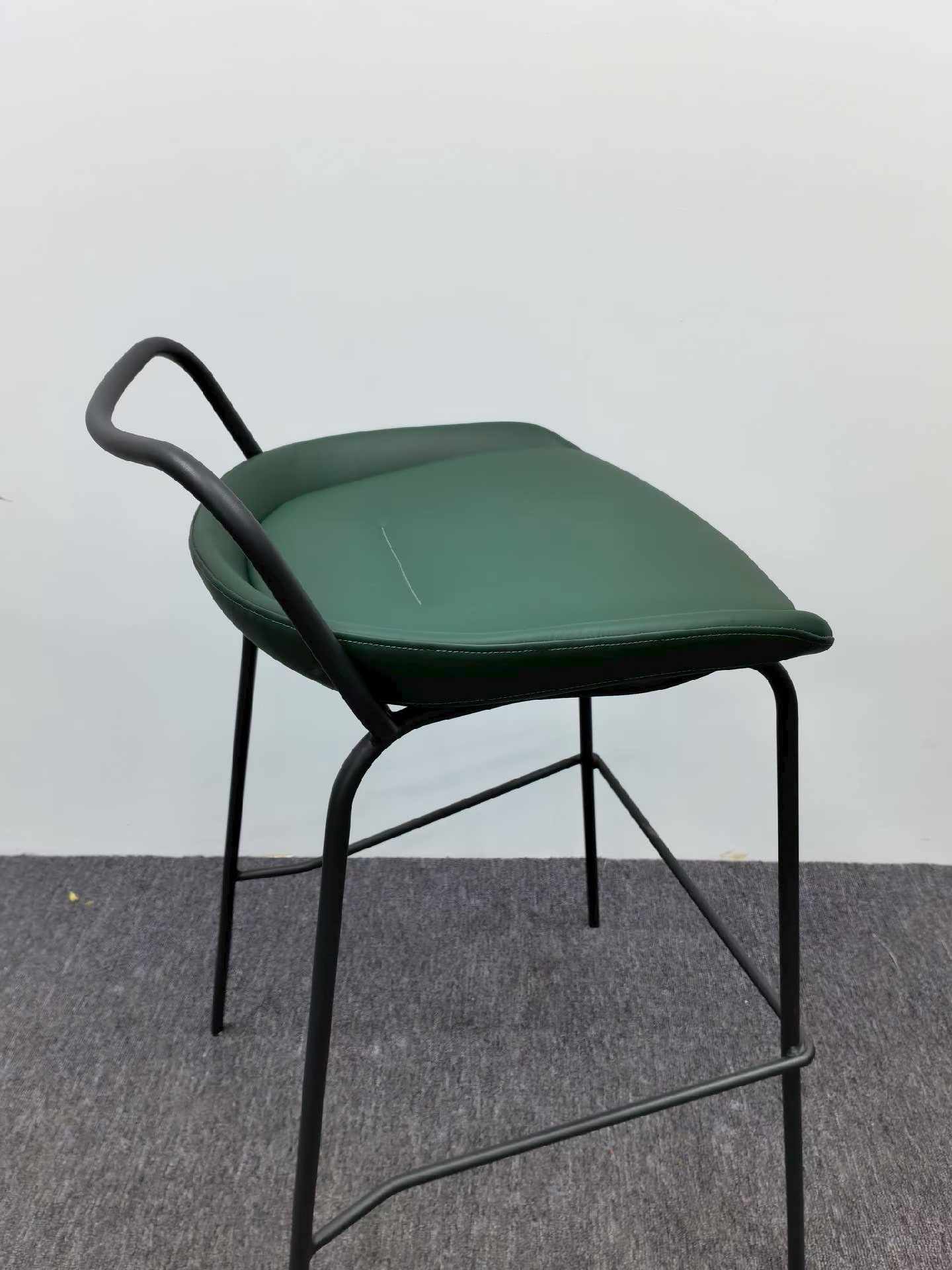 Modern Upholstered Bar Stool with Metal Frame Kitchen Island Counter Height Chair for Home Bar Cafe Restaurant