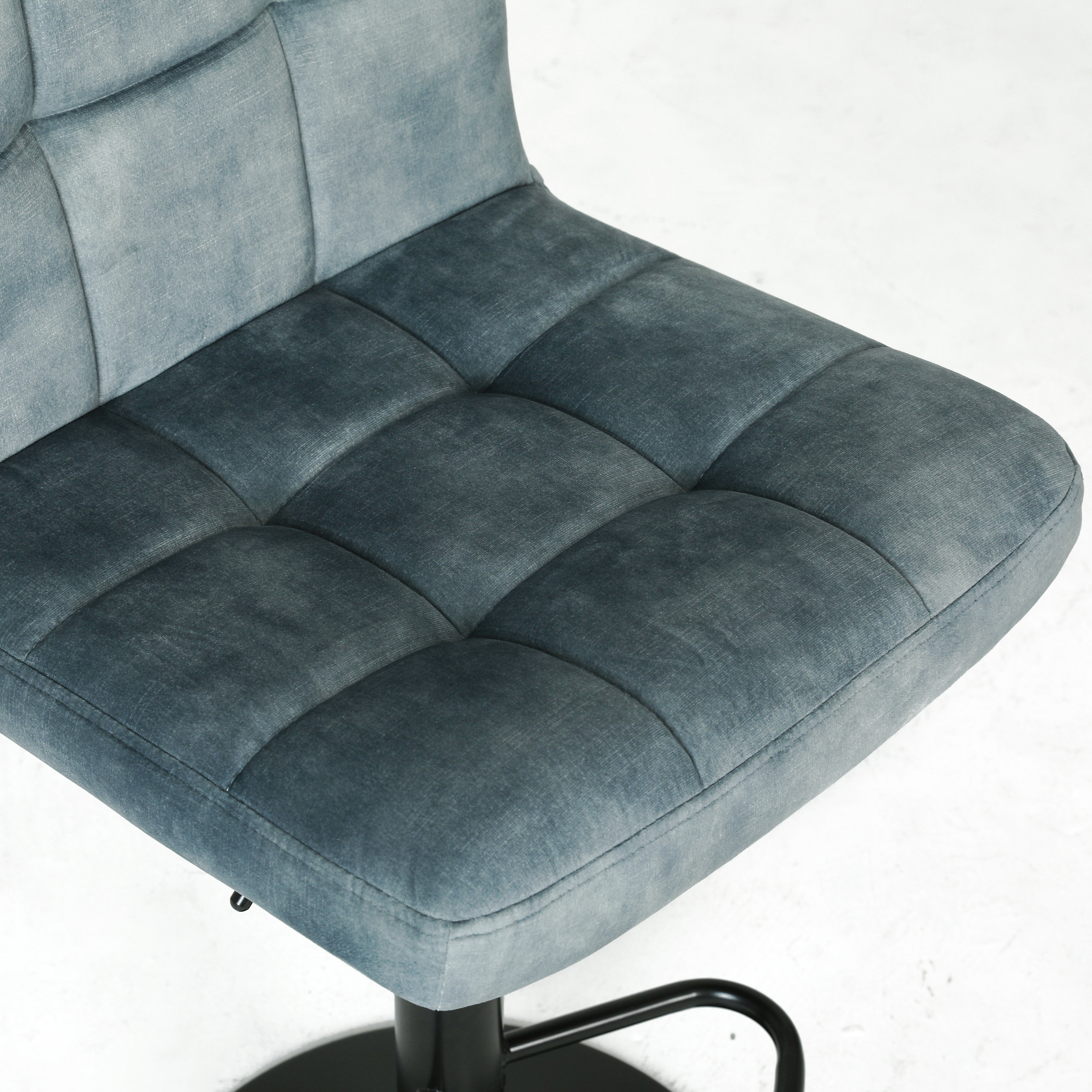 Custom Modern European Nordic Fabric Black Metal Leg Swivel Dining Counter Bar Stool for Home Office &amp; Hotel Use