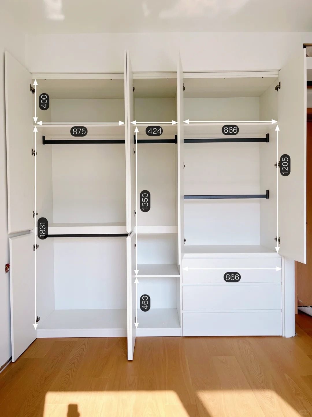Modern Wardrobe Bedroom Furniture Wardrobe Custom Armoire Luxury Wood Storage Armoire for Clothes