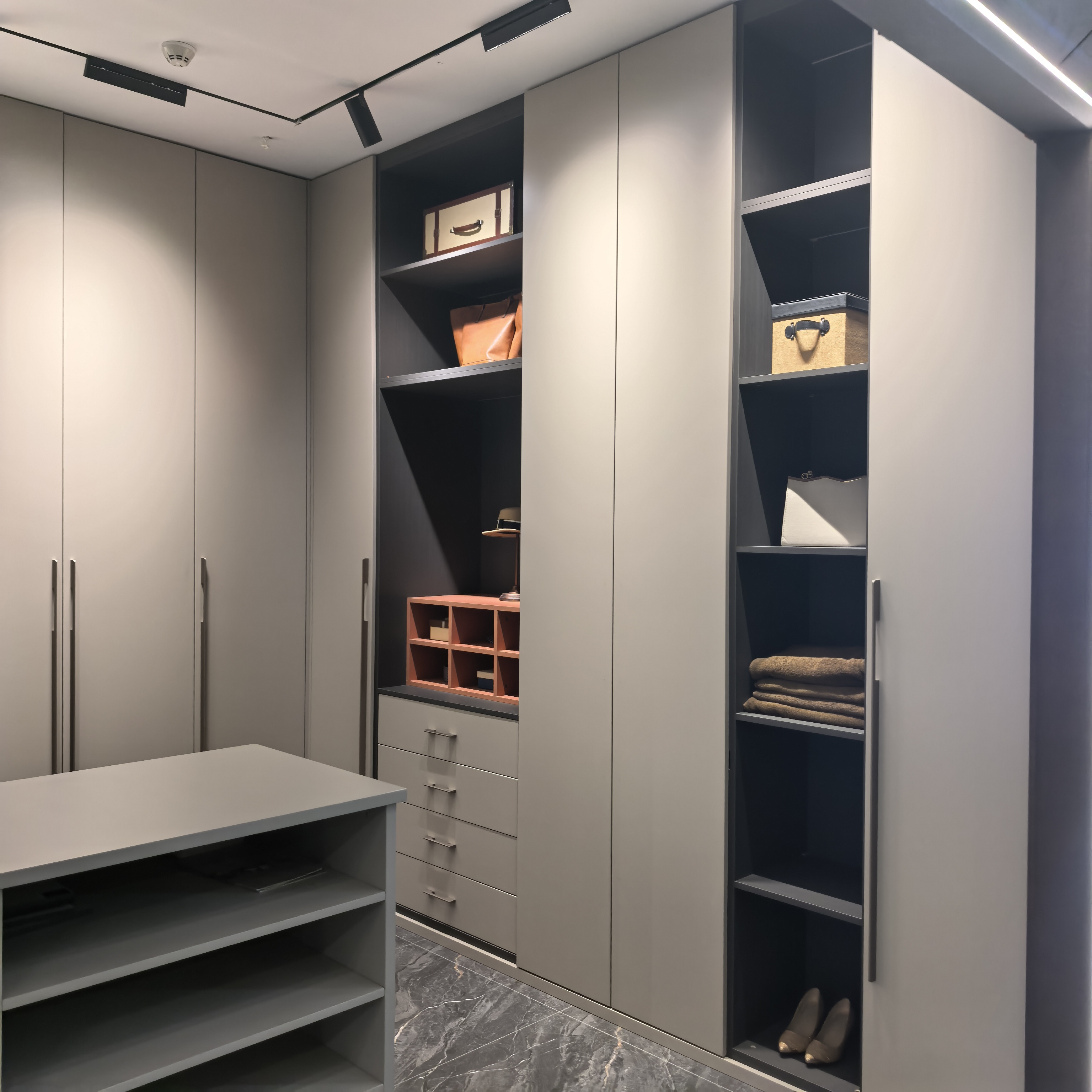 Luxury Modern Top Quality Wardrobe for Bedroom Walk in Wardrobe Closet Wooden Wardrobe