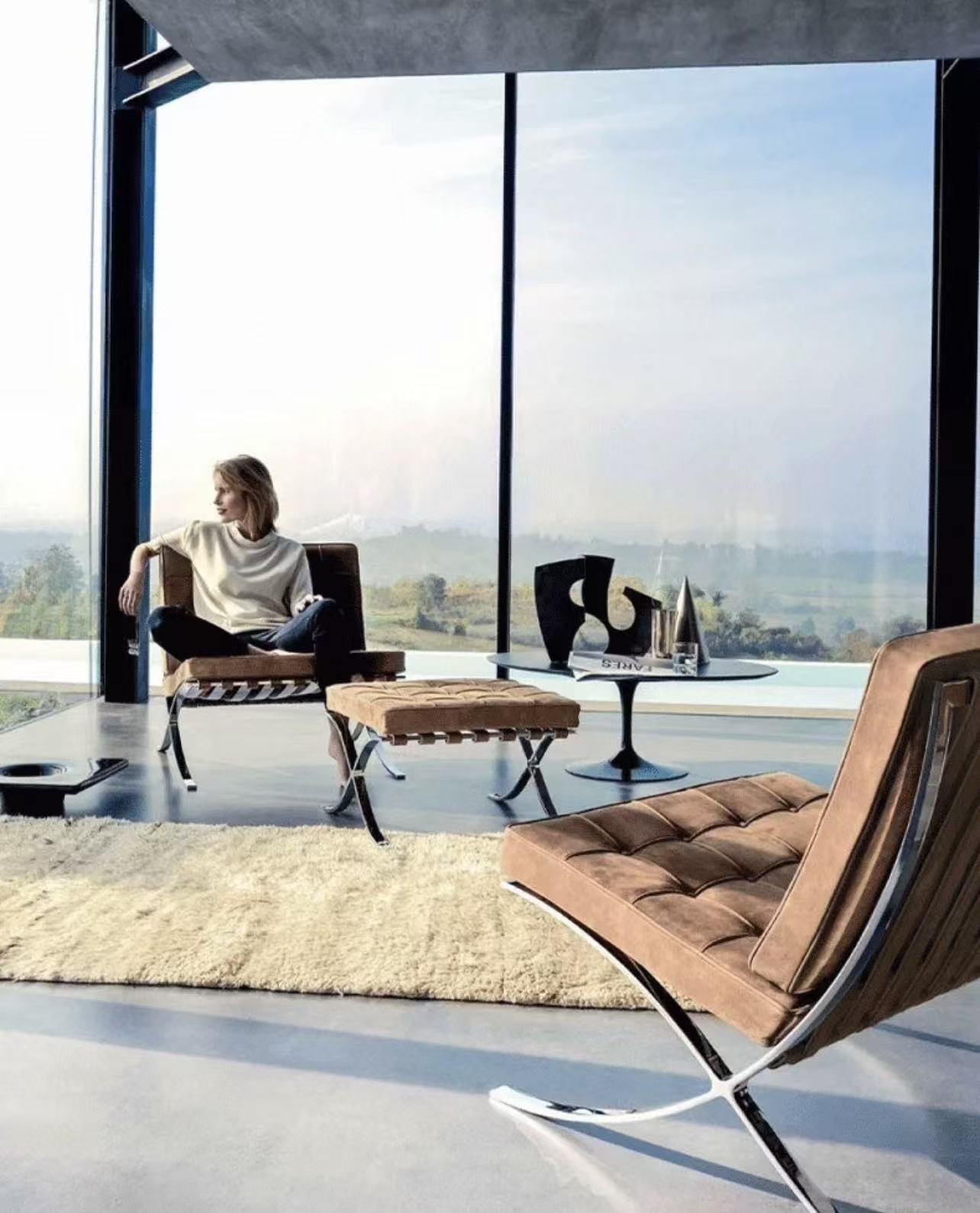 Top Grain Leather Lounge Chair Solid Wood Modern Armchair for Luxury Hotel Villa Project Contract Grade Hospitality Seating