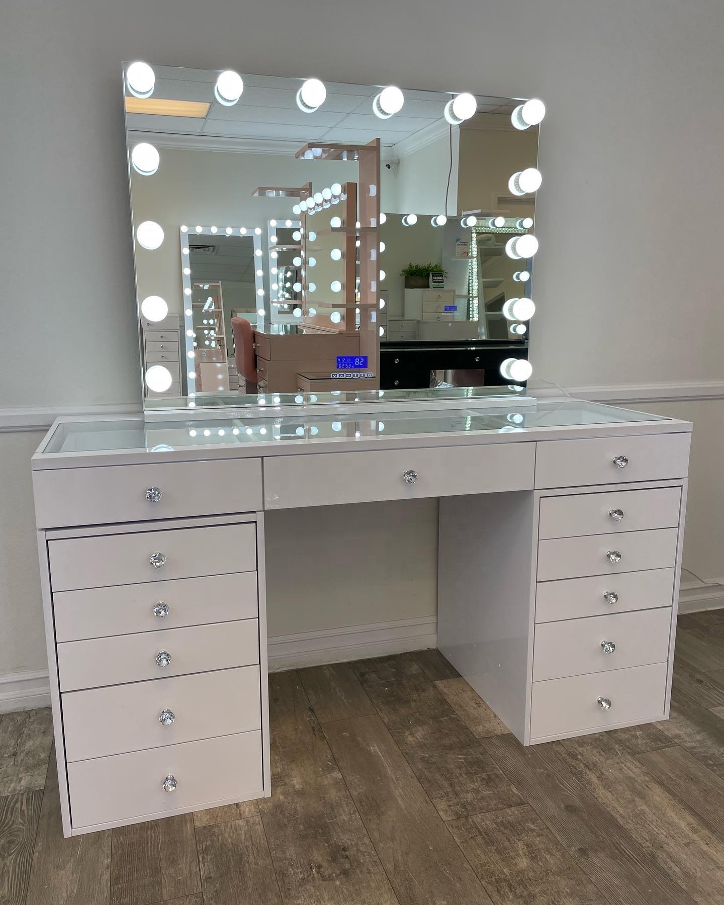 Top Seller Luxury White Mirrored Vanity Table with LED Makeup Mirror Set Mirrored Furniture Dressing Table Desk for Bedroom