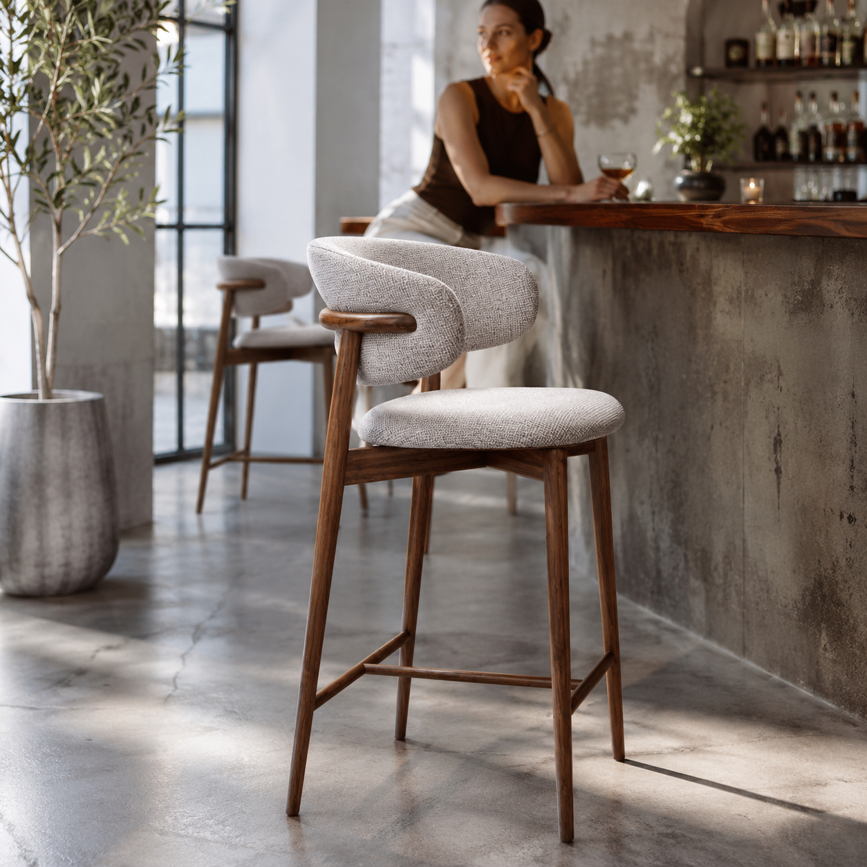 Wholesale Premium Walnut Wood Base Padded Seat with Curved Support for Modern Home Bar and Lounge Furniture Bar Stool