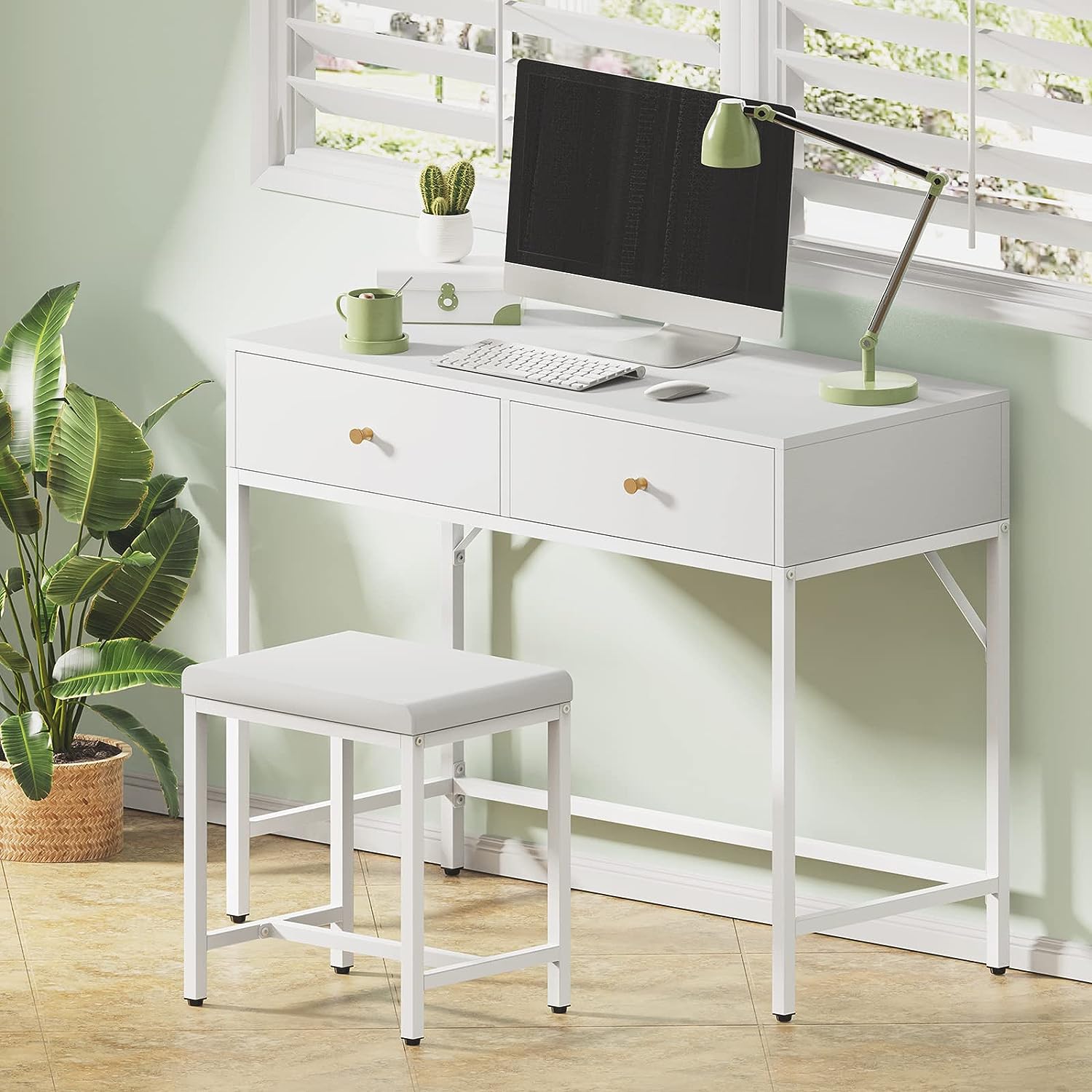 Desk Detail Image 2