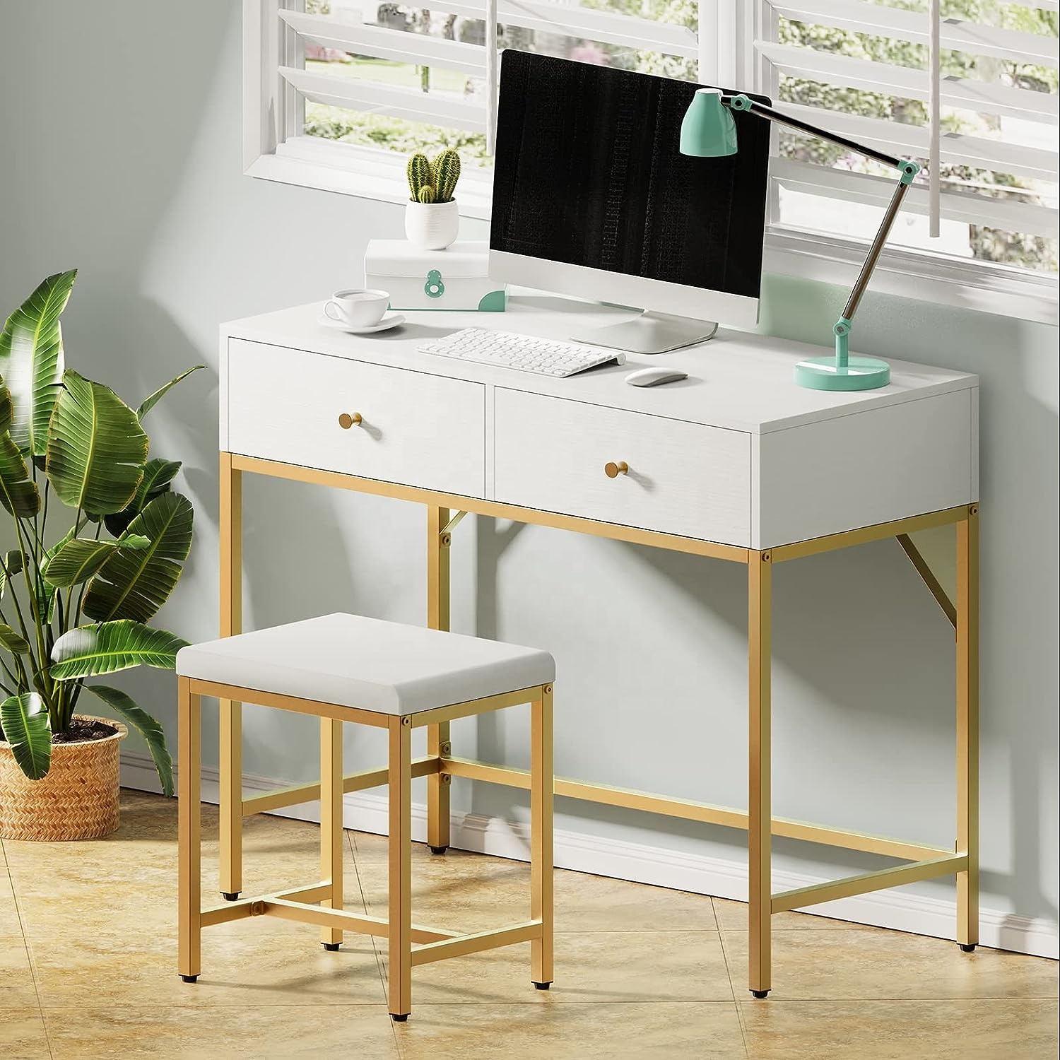 Factory Price Wooden Makeup Vanity Desk Girl's Bedroom Dressing Table with 2 Drawers Luxury Vanity Desk Make up Table