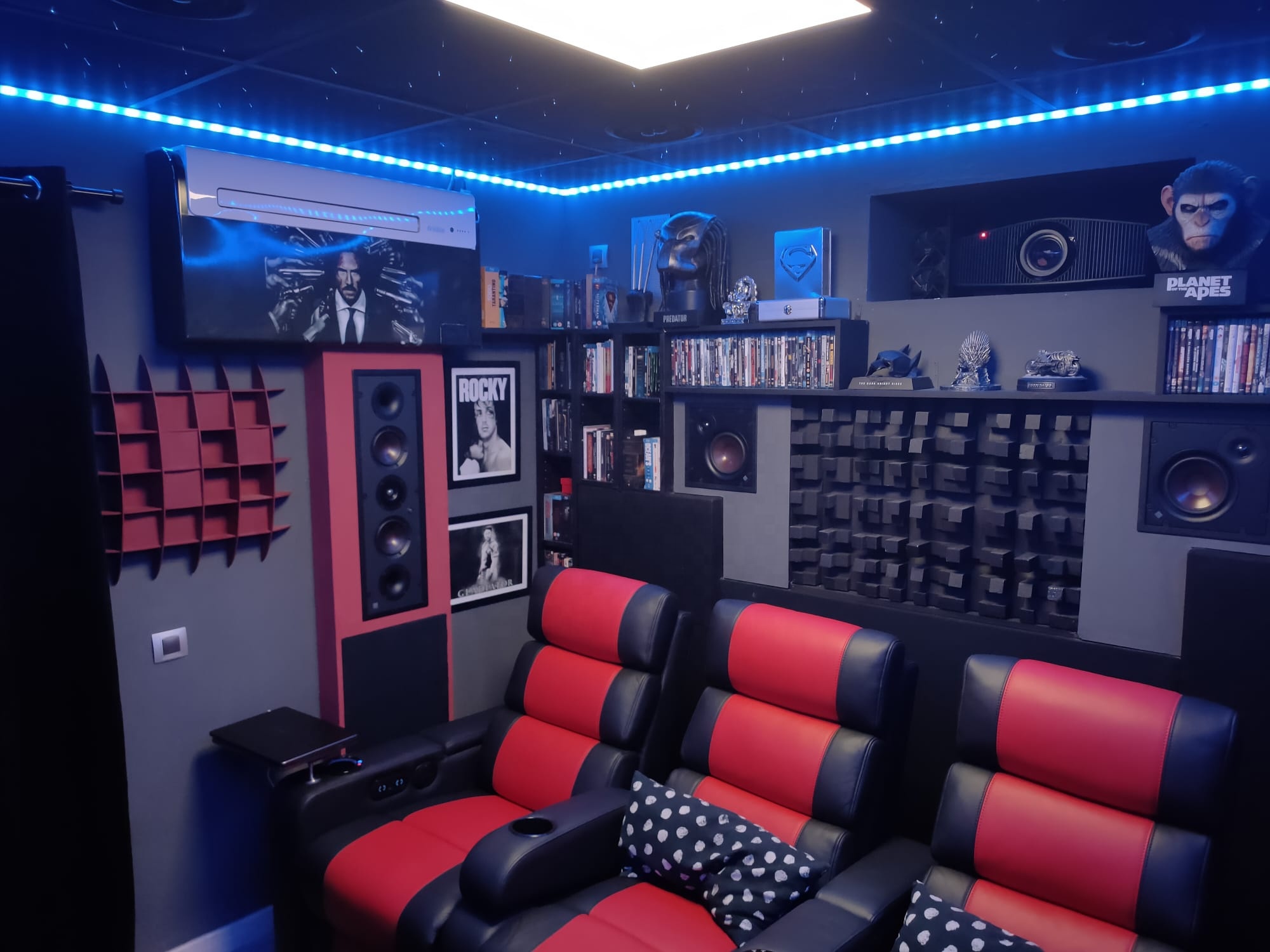 Black and Red Theater Chair Single