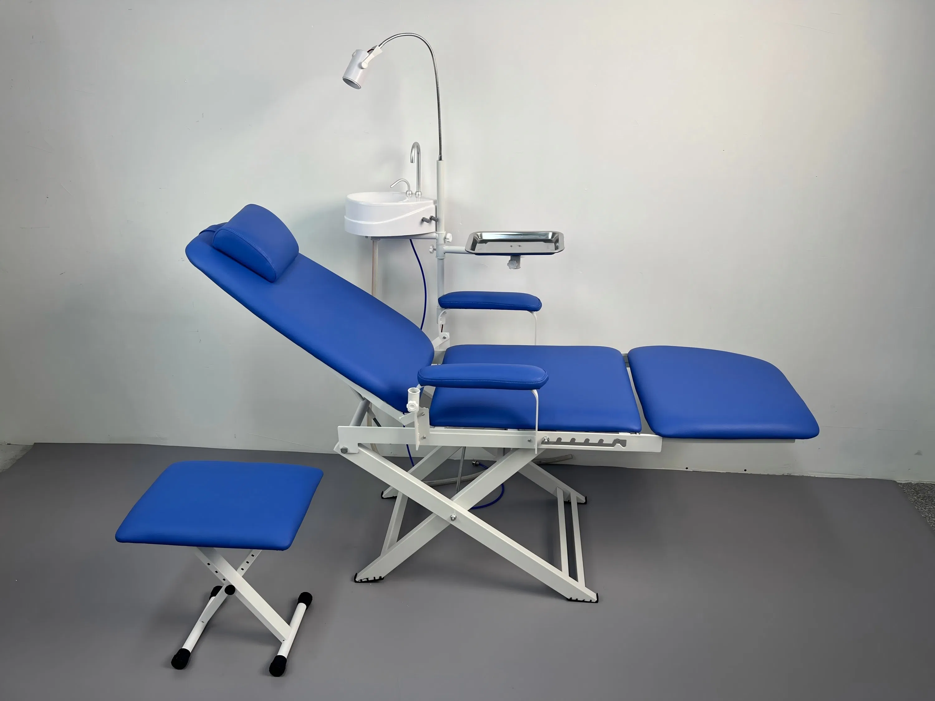 Luxury Type-Folding Chair Dental Unit with Portable Turbine