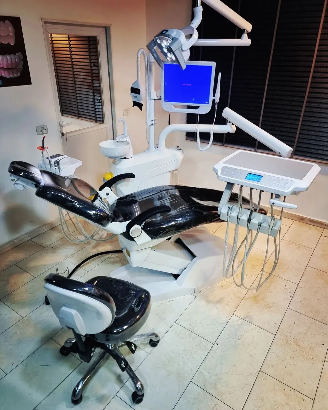 High Quality Luxury Hospital Clinic Integrative Disinfection Dental Chair Unit Equipment with 9 Memory Touch LCD Screen Control System