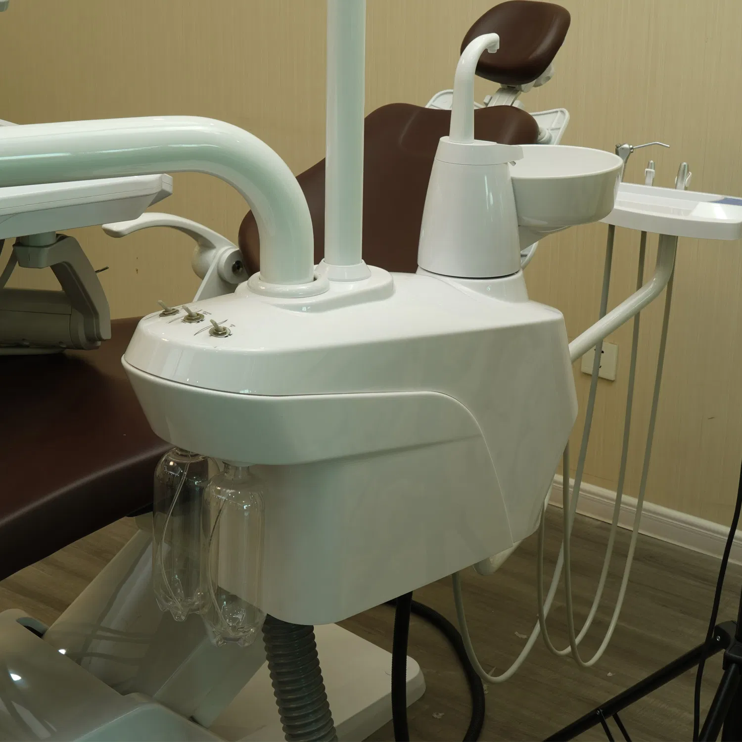 OEM ODM Hospital Electric Multi-Function Colorful Dental Unit Dental Chair with Touch Button Control System and LED Sensor Operating Light