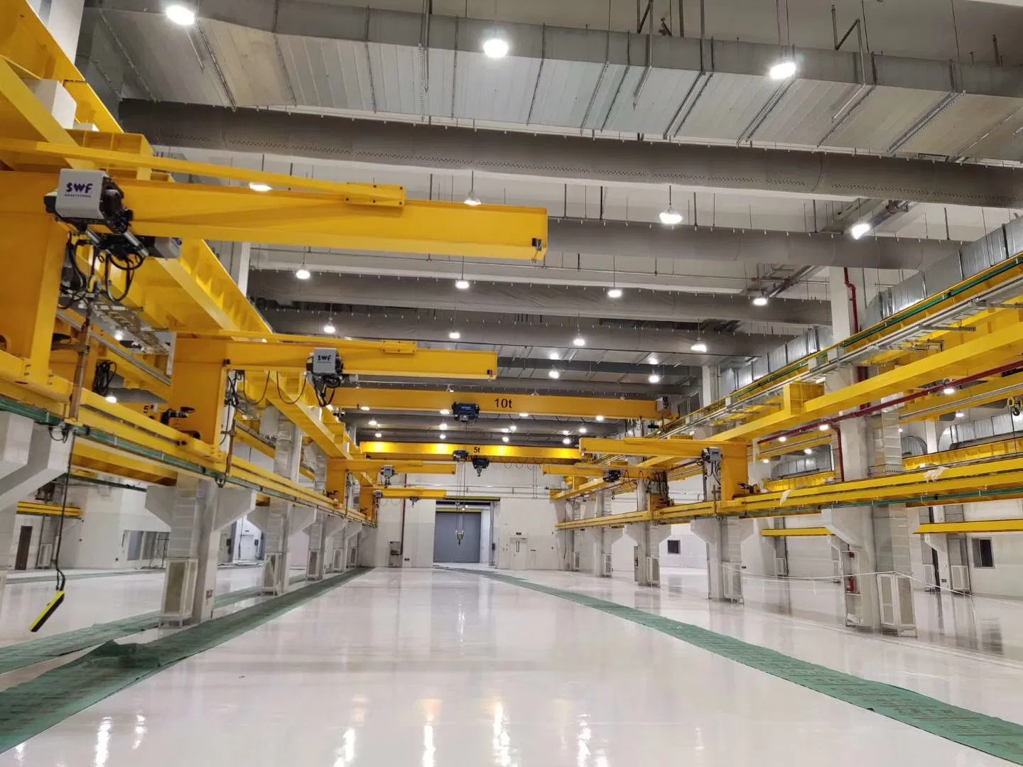 Efficient Cantilever Jib Hoist Crane for Lifting in Workshop or Warehouse