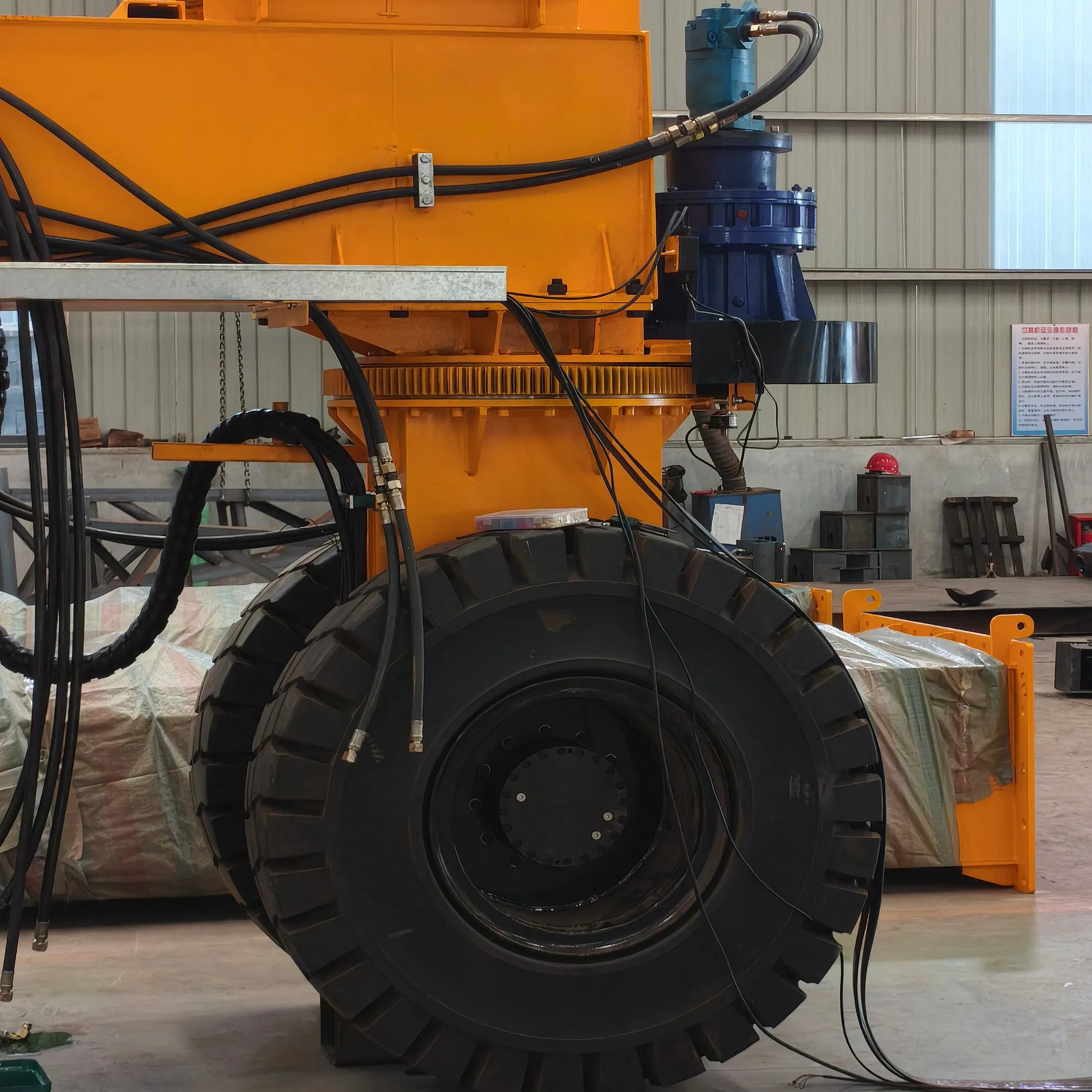 32t Rubber Tyred Gantry Crane with Safety Devices for Material Lifting