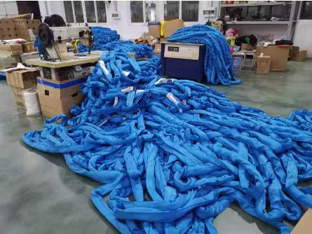 Reliable Heavy Lifting Sling: Premium Tow Strap for Tough Jobs