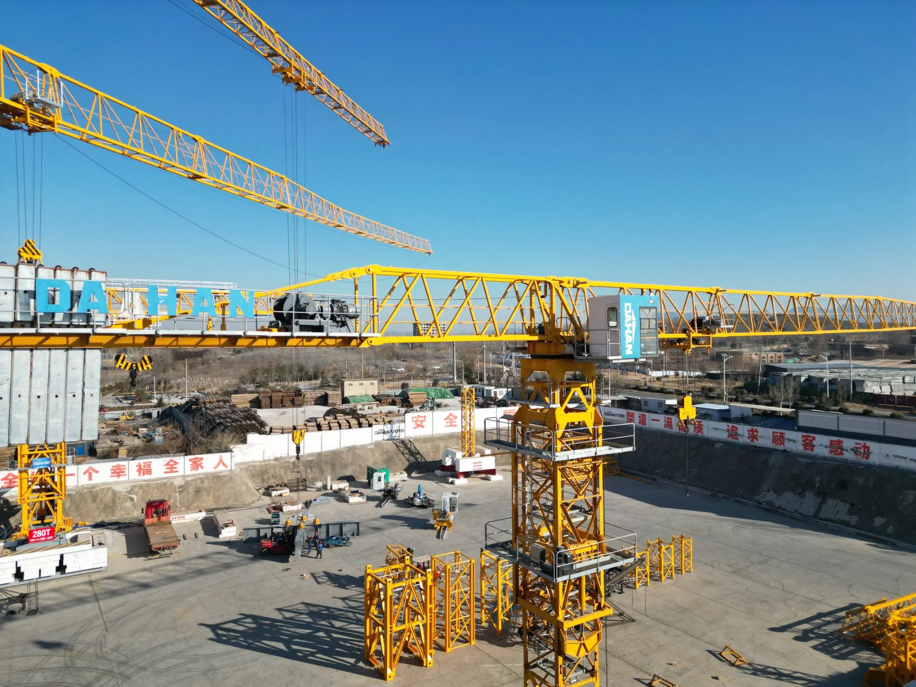 Tower Crane Price Dh258 (7020) Jib70m Tip Weight 2.0ton Flat-Top Tower Crane