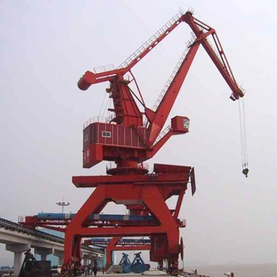 Electric Mobile Harbour/Port Crane: Portal/Dock Level Luffing Hoisting Crane with Winch Load Lifting Mechanism &amp; Electrical Hoist Gantry Crane 20-1000 Ton
