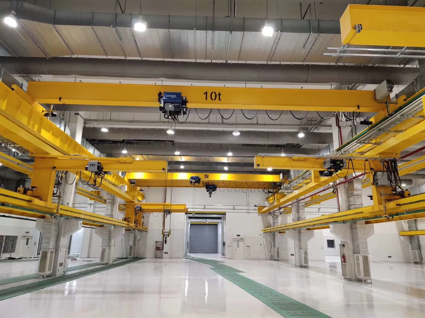 Efficient Cantilever Jib Hoist Crane for Lifting in Workshop or Warehouse