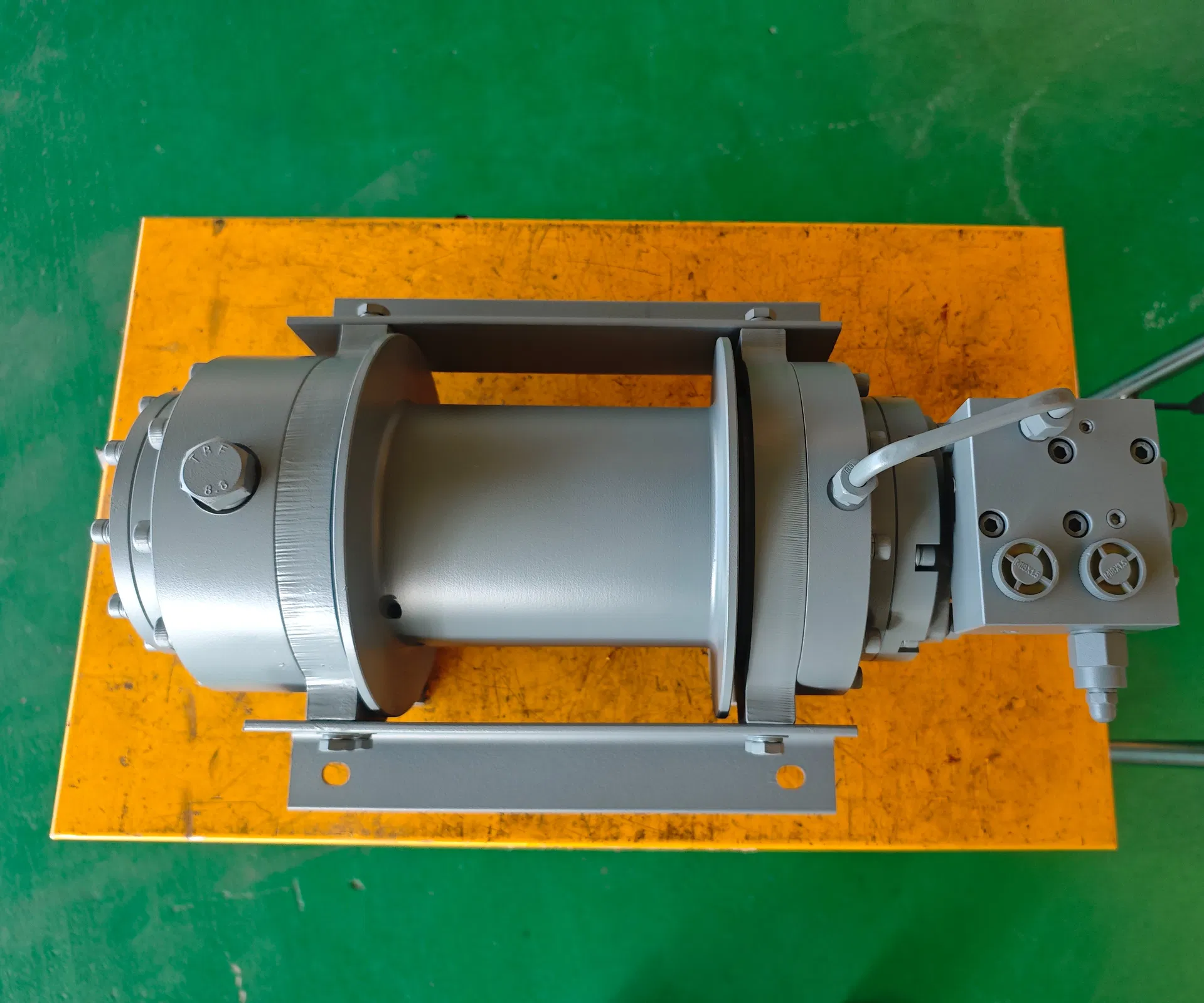 Hydraulic Winch Side View