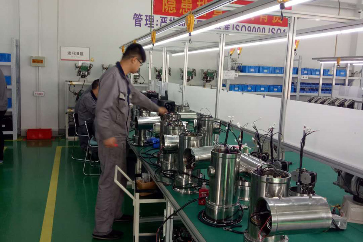 Pan tilt positioner used in border and coastal defense surveillance
