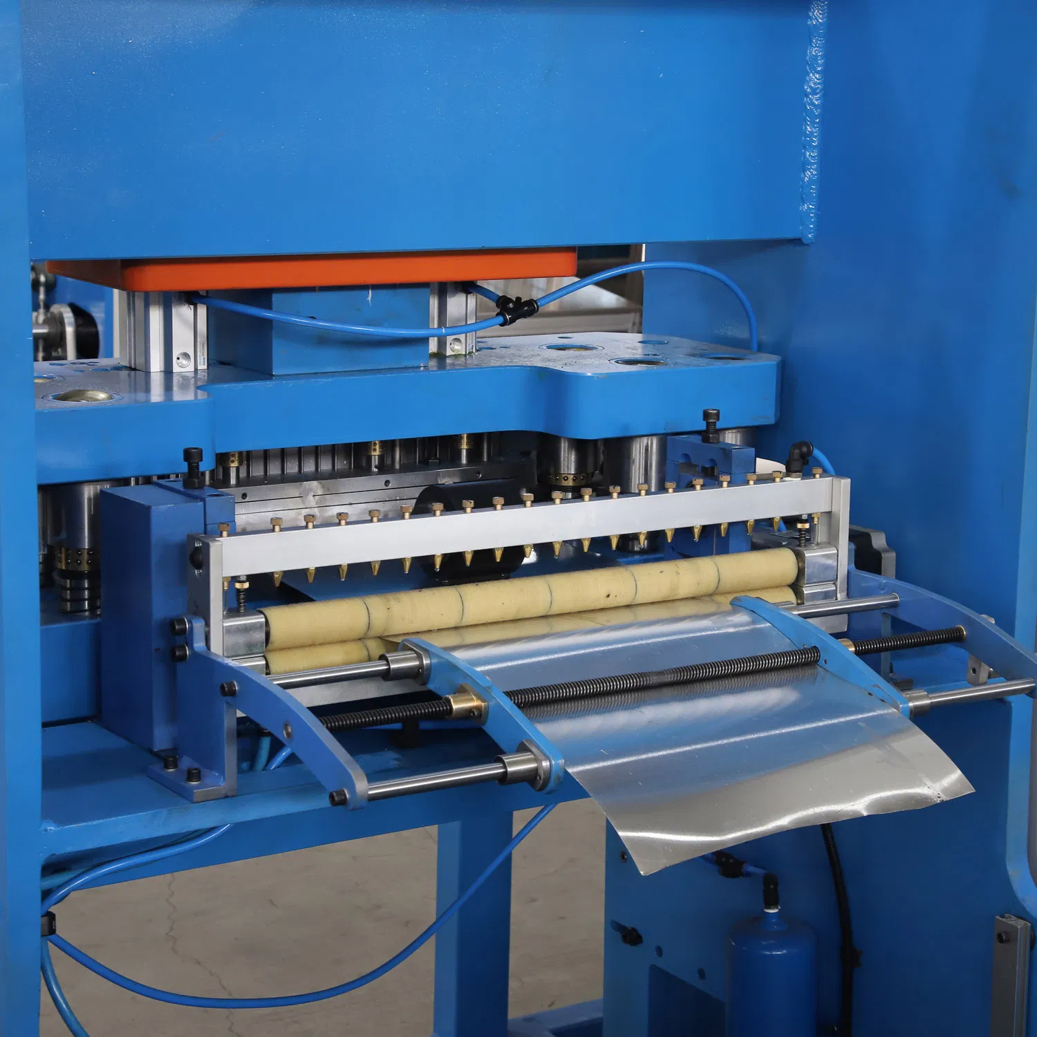 Industrial Vibration Dampened Aluminum Foil Pan Making Line for Efficient Manufacturing