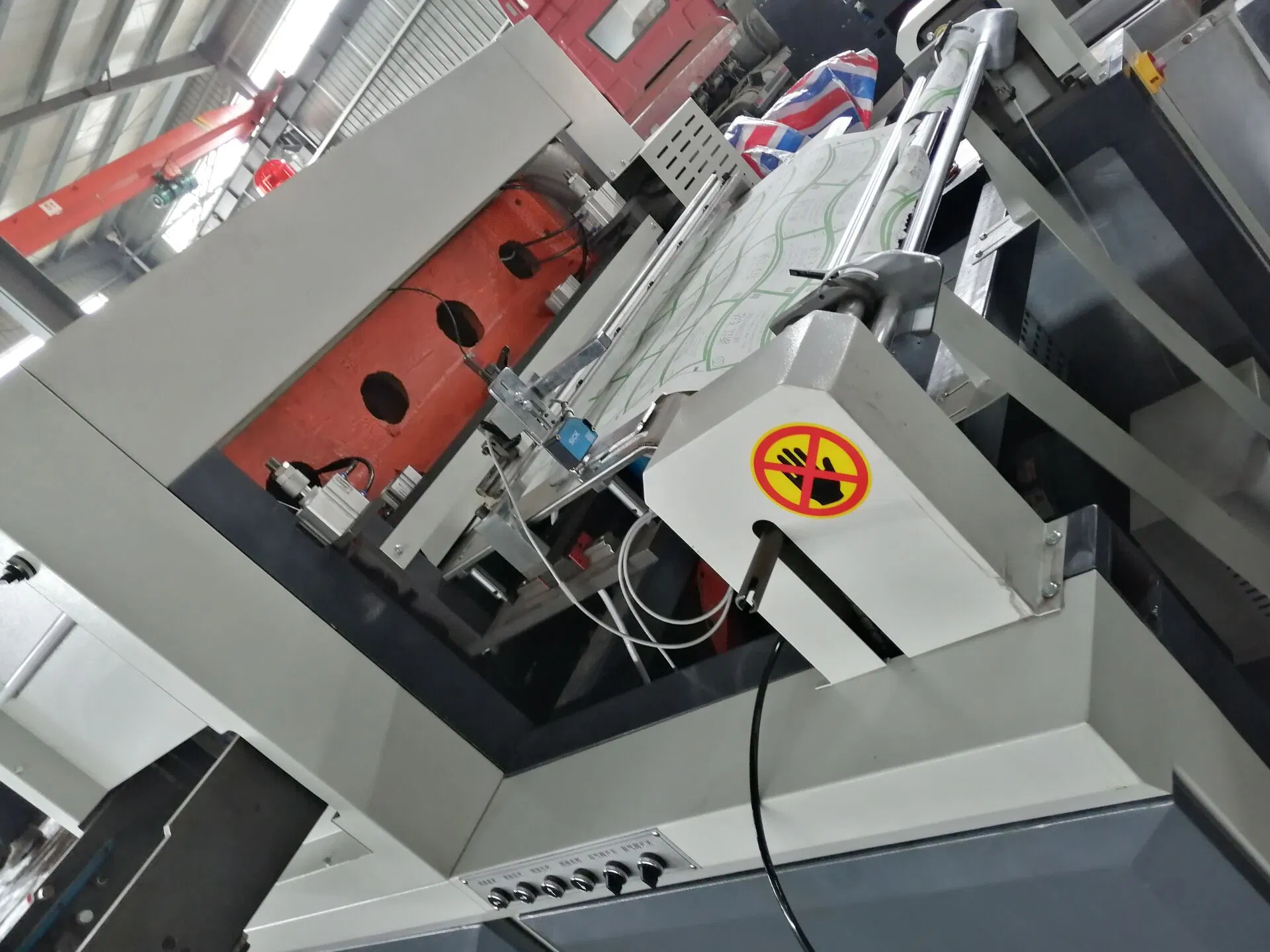 Paper Cup/Plate/Lid/Bowl/Packaging/Products Making Machine with Cutting and Printing on Line