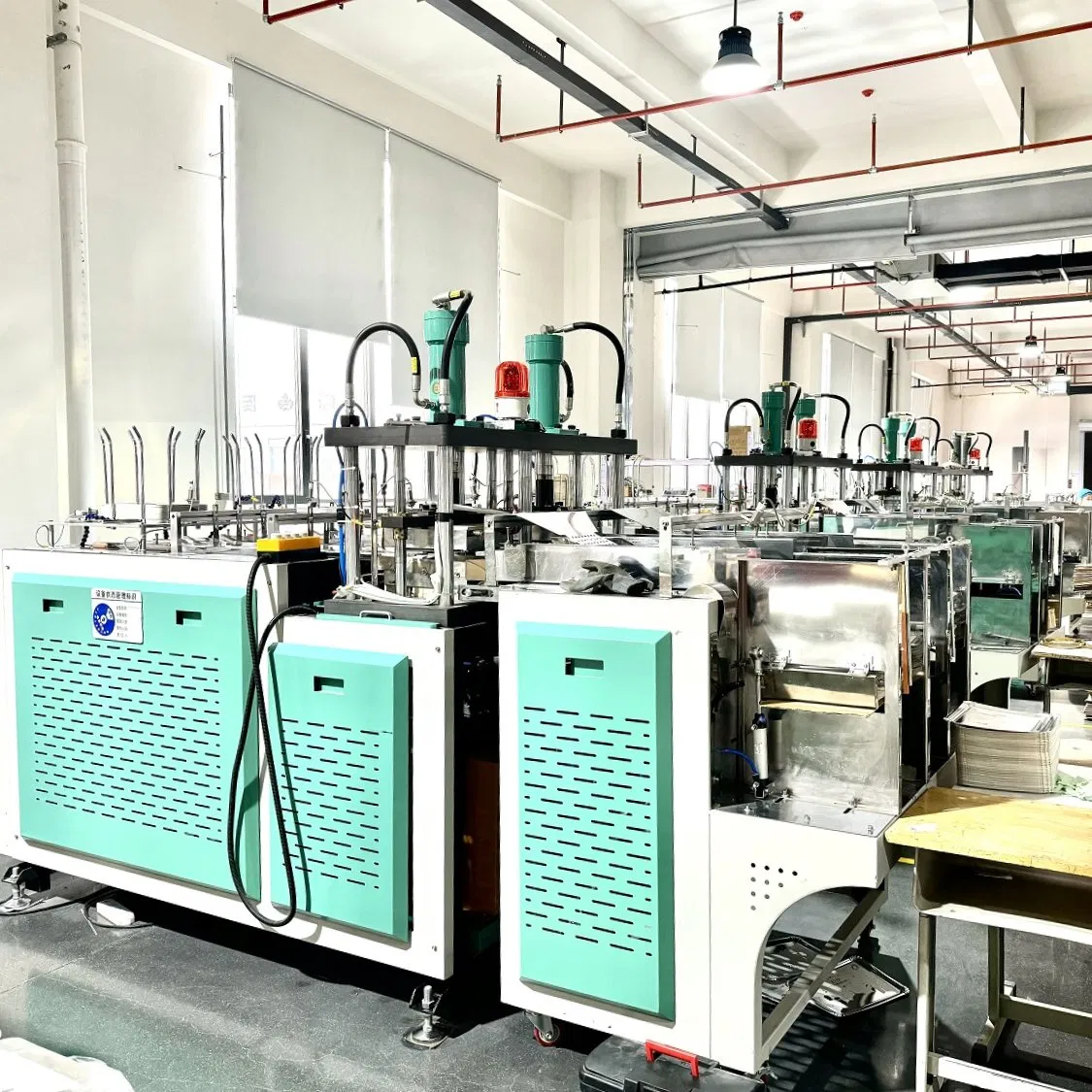 High-Speed Full Automatic Paper Plate Making Machine Disposable Bowl Tray Forming Converting Equipment