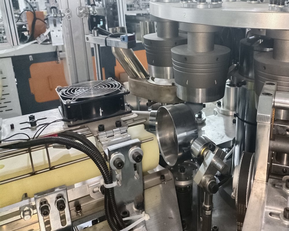 XL-900s Intelligent 12-32oz Round Paper Bowl Making Machine for Making Paper Bowls